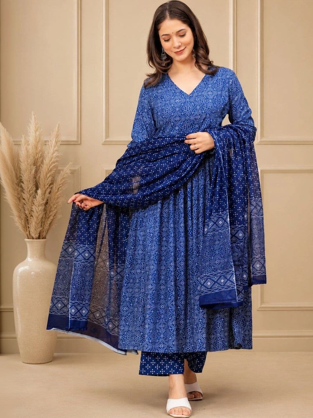 Chhipa Prints Women Leheriya Printed Angrakha Kurta with Trousers & With Dupatta thumbnail 3