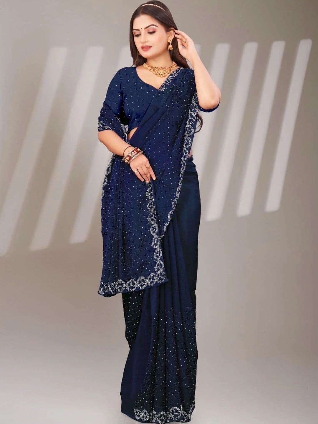 Textile Mantra Embroidered Poly Chiffon Saree thumbnail 5