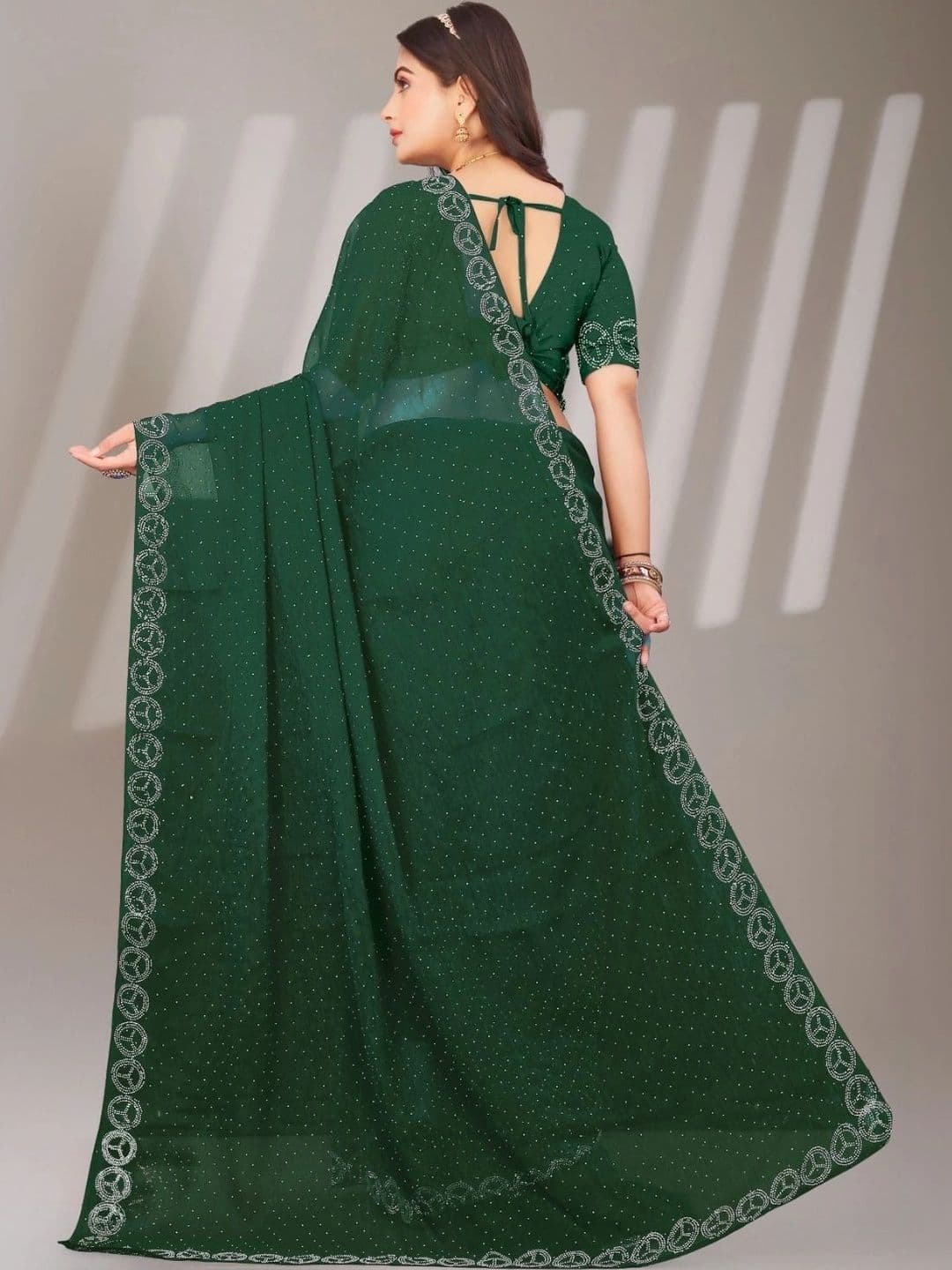 PRANU TRENDS Embroidered Poly Chiffon Saree thumbnail 4