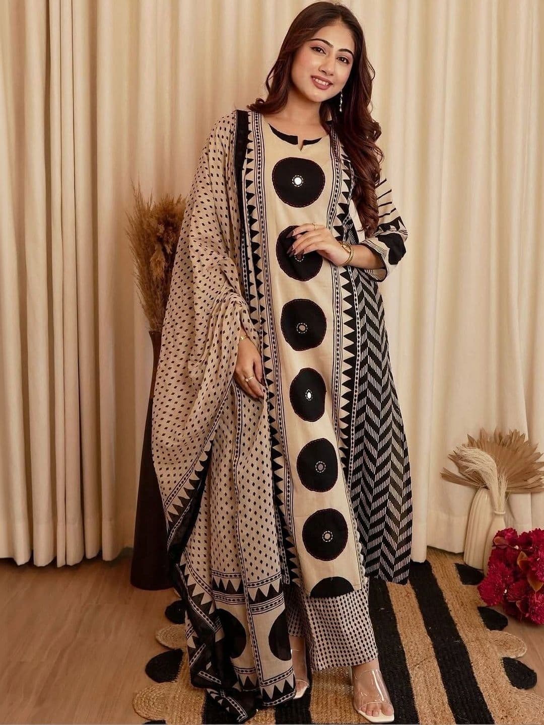 VASTRAPEDIA Women Printed Regular Mirror Work Pure Cotton Kurta with Trousers & With Dupatta thumbnail 3