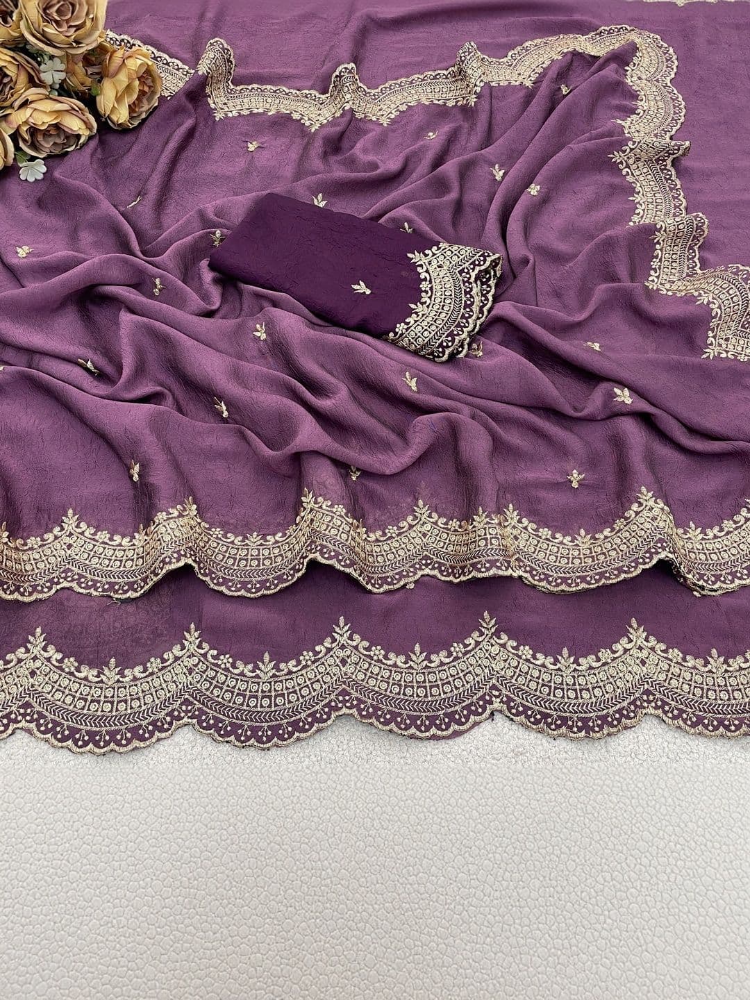 LabelVASTRA Ethnic Motifs Embroidered Poly Georgette Saree thumbnail 4