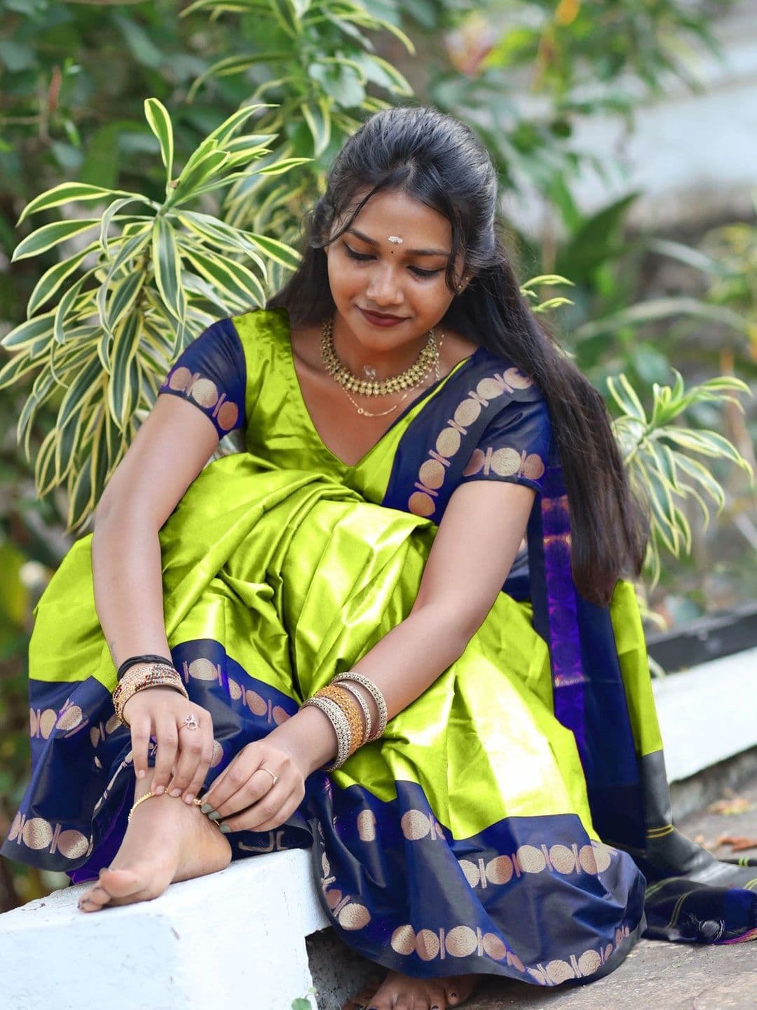 KALINI Woven Design Zari Designer Gadwal Saree thumbnail 5