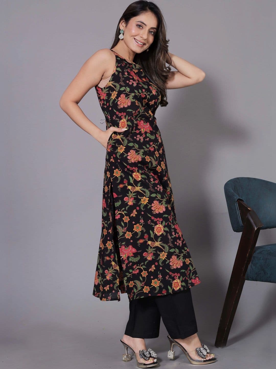 all about you Women Floral Printed Regular Kurta with Trousers thumbnail 5