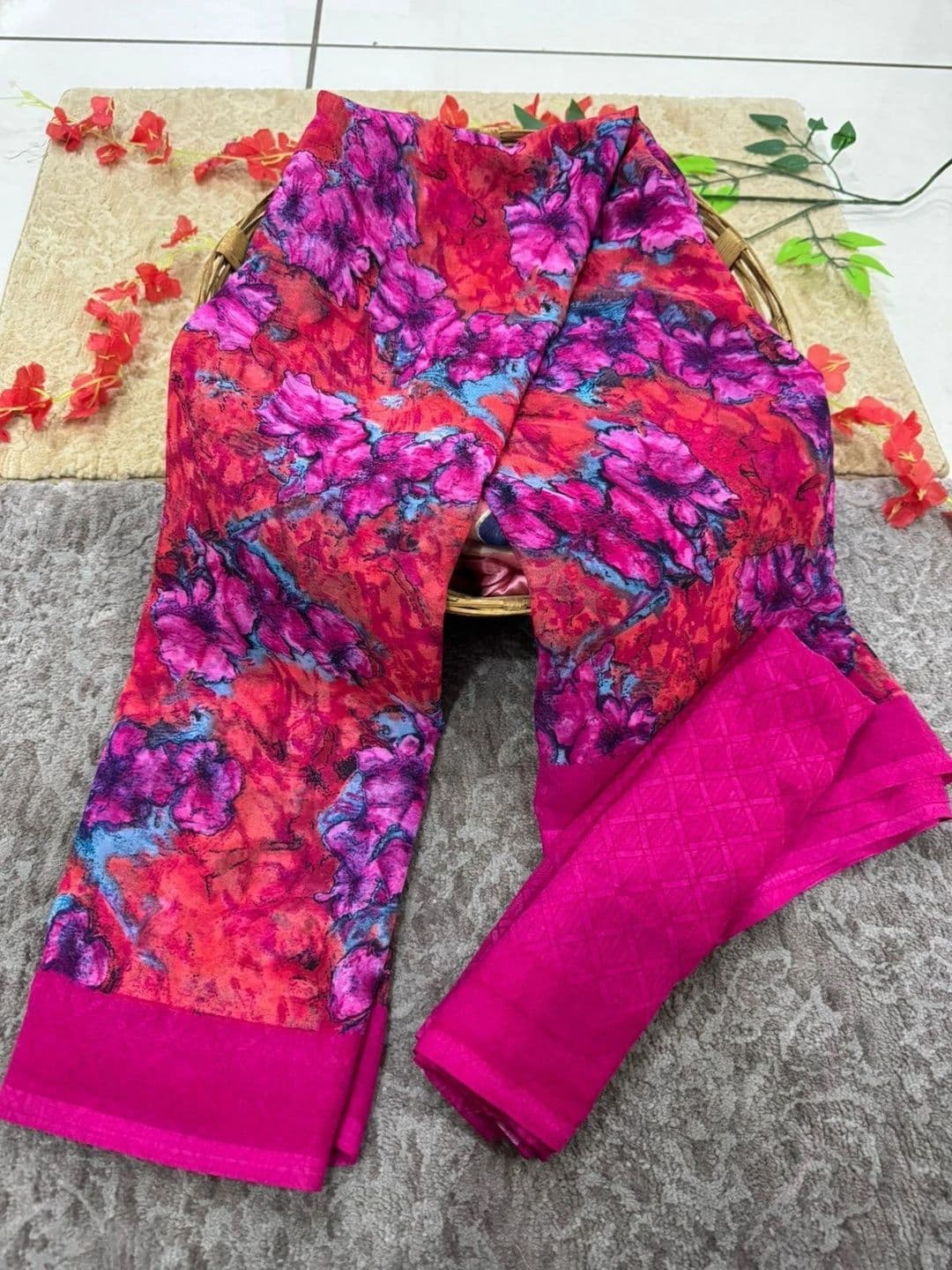PRANU TRENDS Floral Poly Chiffon Saree thumbnail 2