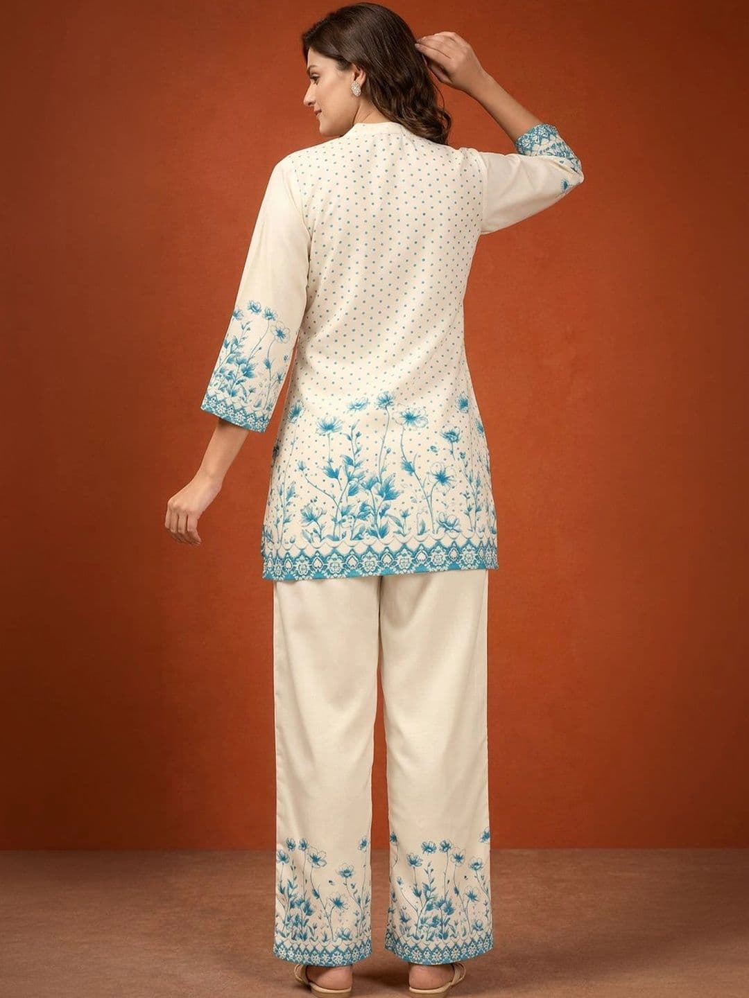 SAINOOR Women Floral Printed Regular Kurta with Palazzos thumbnail 2