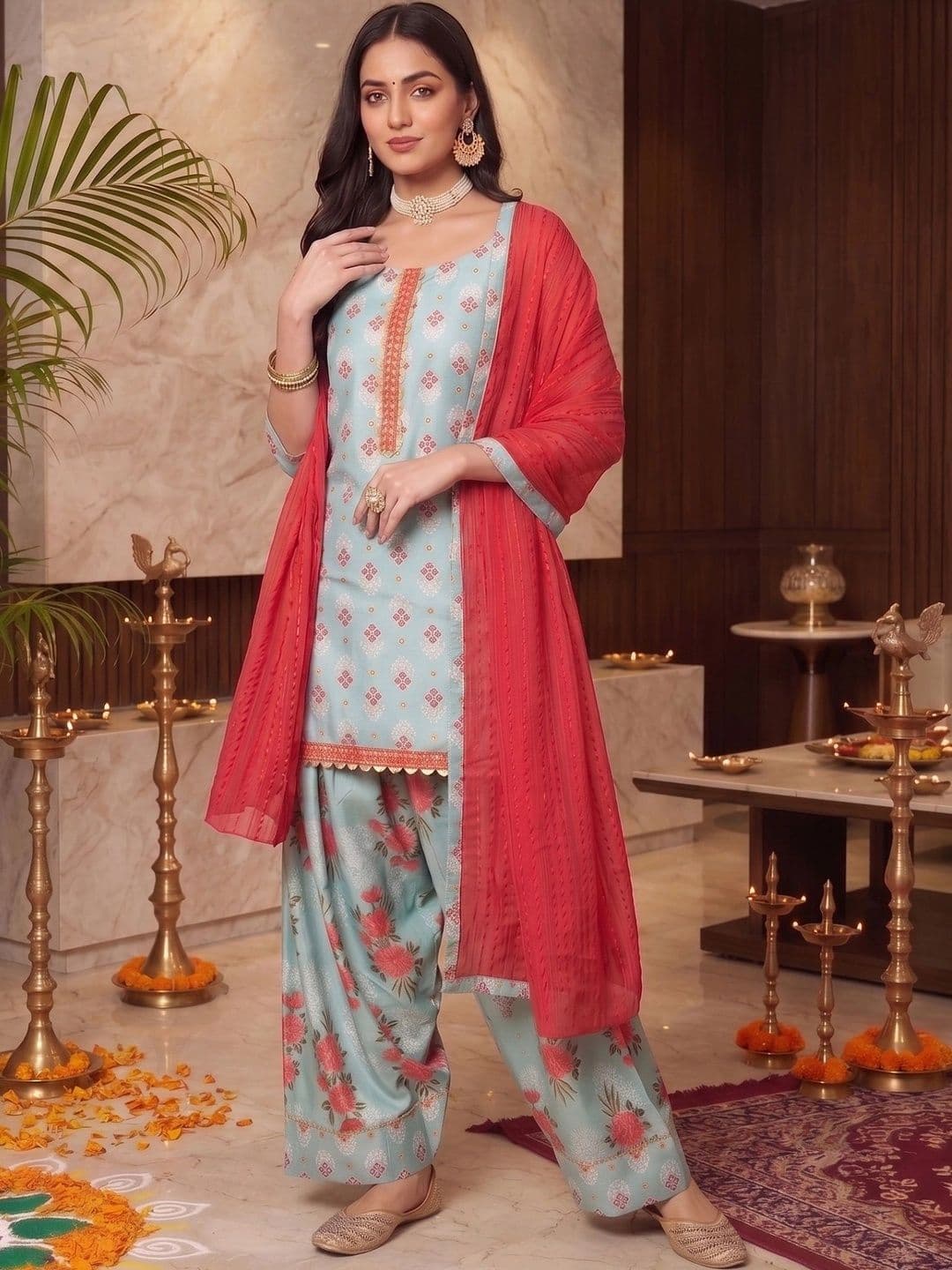 Ahalyaa Women Floral Printed Regular Kurta with Patiala & With Dupatta thumbnail 6