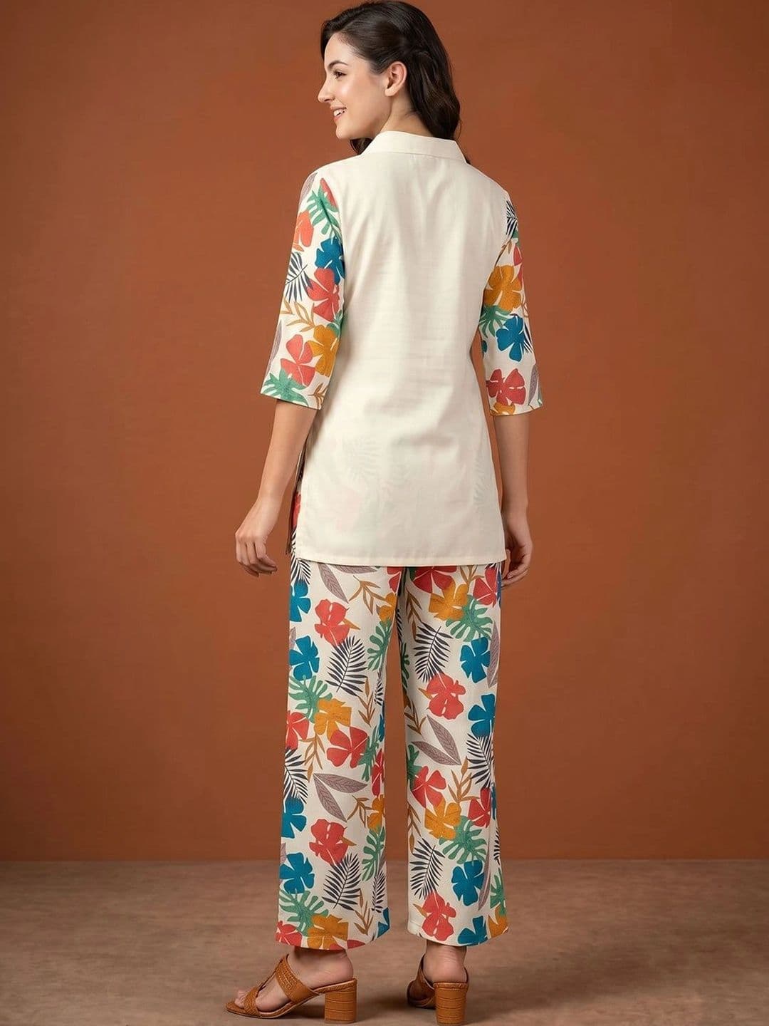 SAINOOR Women Floral Printed Regular Kurti with Palazzos thumbnail 4