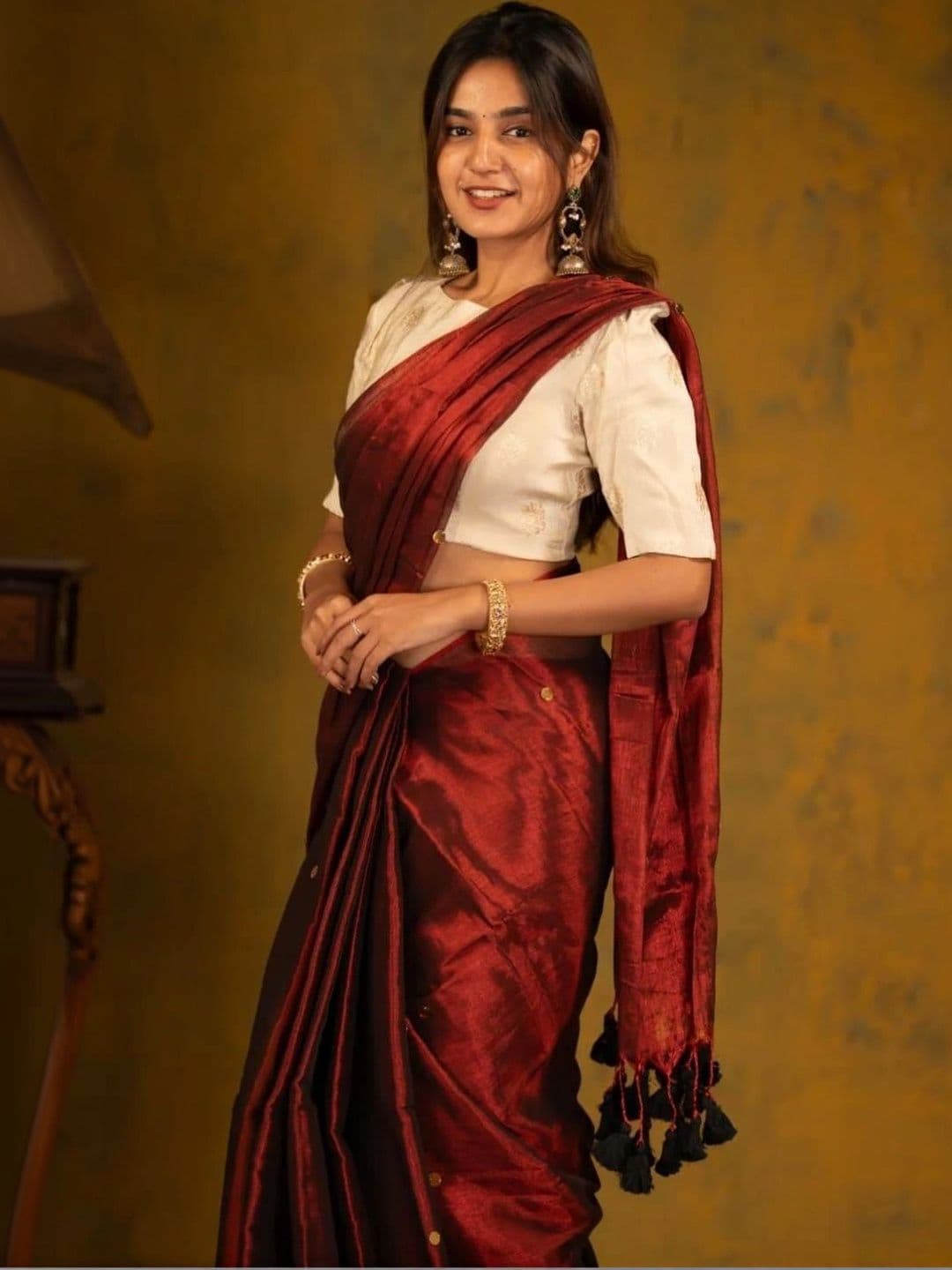 all about you women Ethnic Motifs Fancy Cotton handloom Saree With Blouse Piece thumbnail 6
