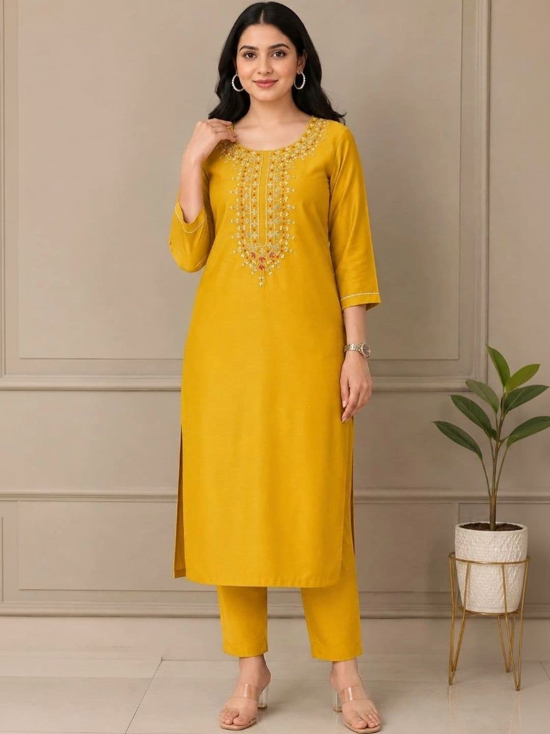 SAVYO Women Ethnic Motifs Embroidered Regular Thread Work Kurta with Trousers thumbnail 7