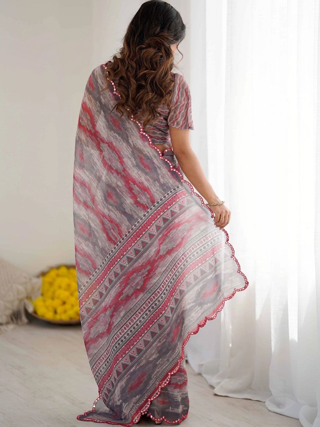 Mitera Pure Georgette Saree thumbnail 3