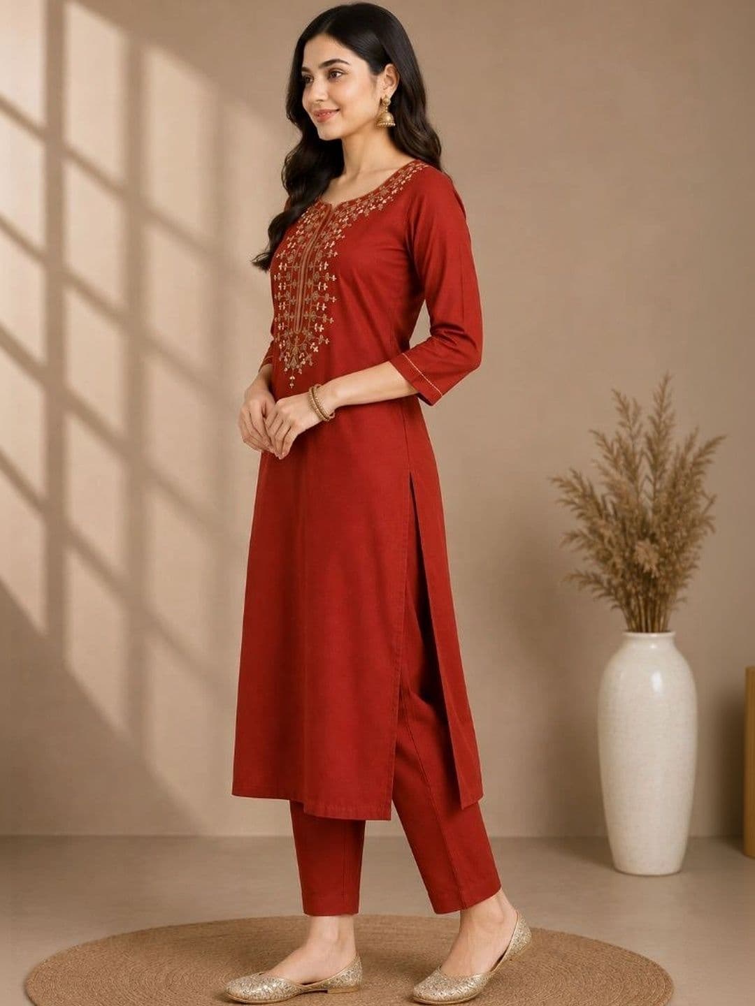 SAVYO Women Ethnic Motifs Embroidered Regular Thread Work Kurta with Trousers thumbnail 5