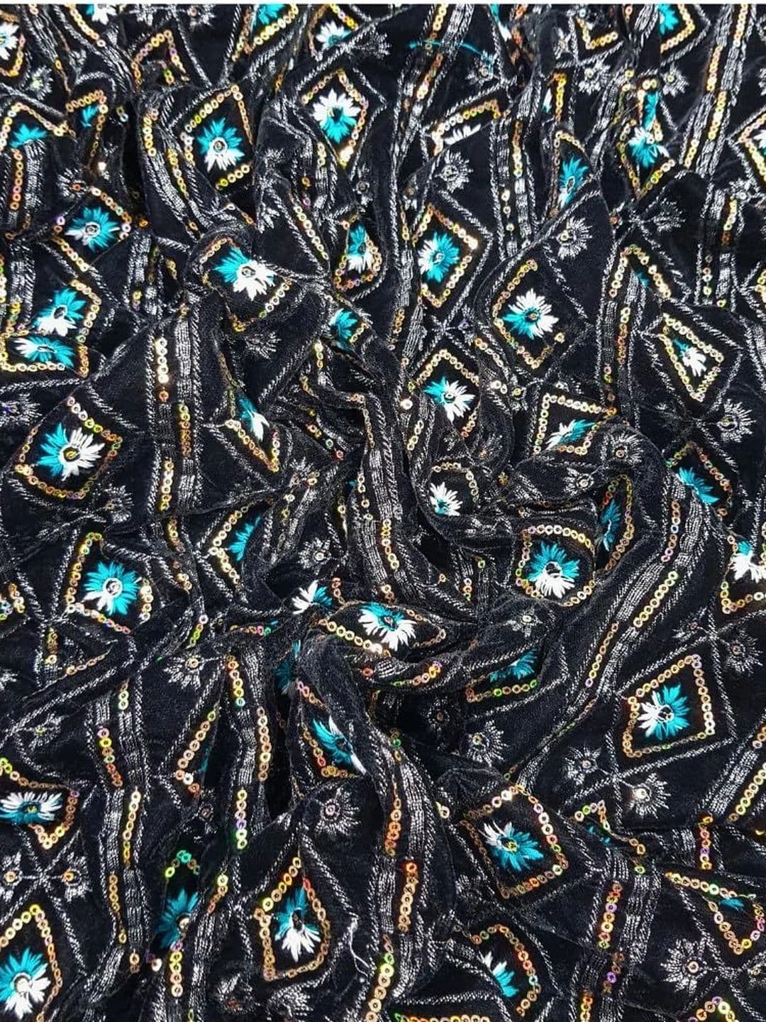SEG Embroidered Velvet Unstitched Dress Material thumbnail 5