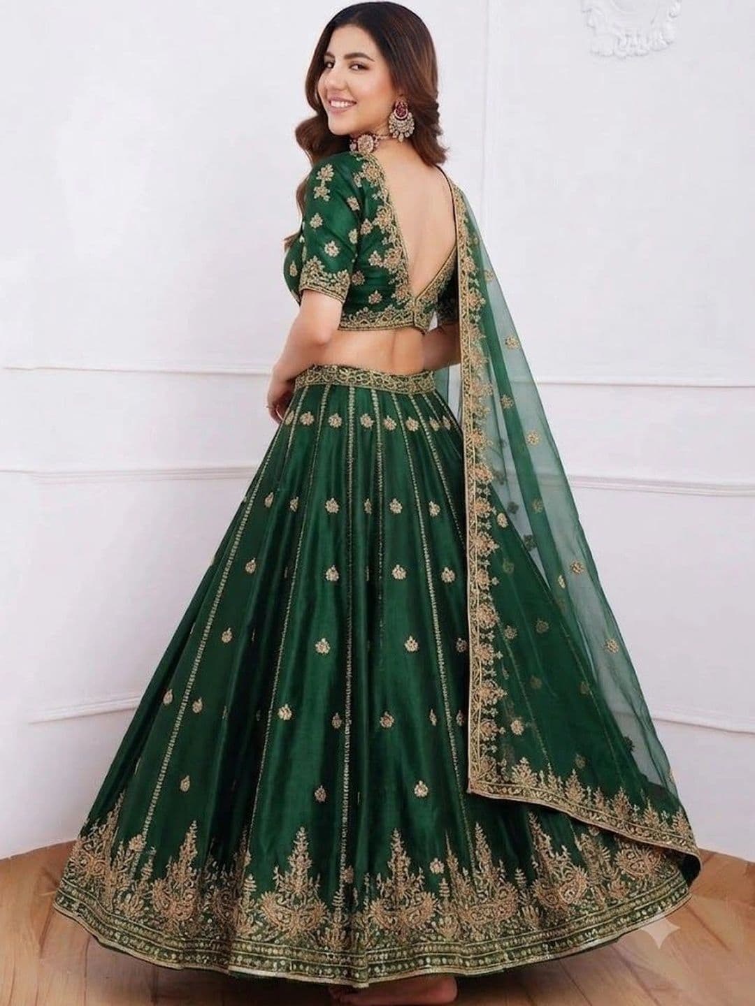 VASTRYN Embroidered Ready to Wear Lehenga & Unstitched Blouse With Dupatta thumbnail 3