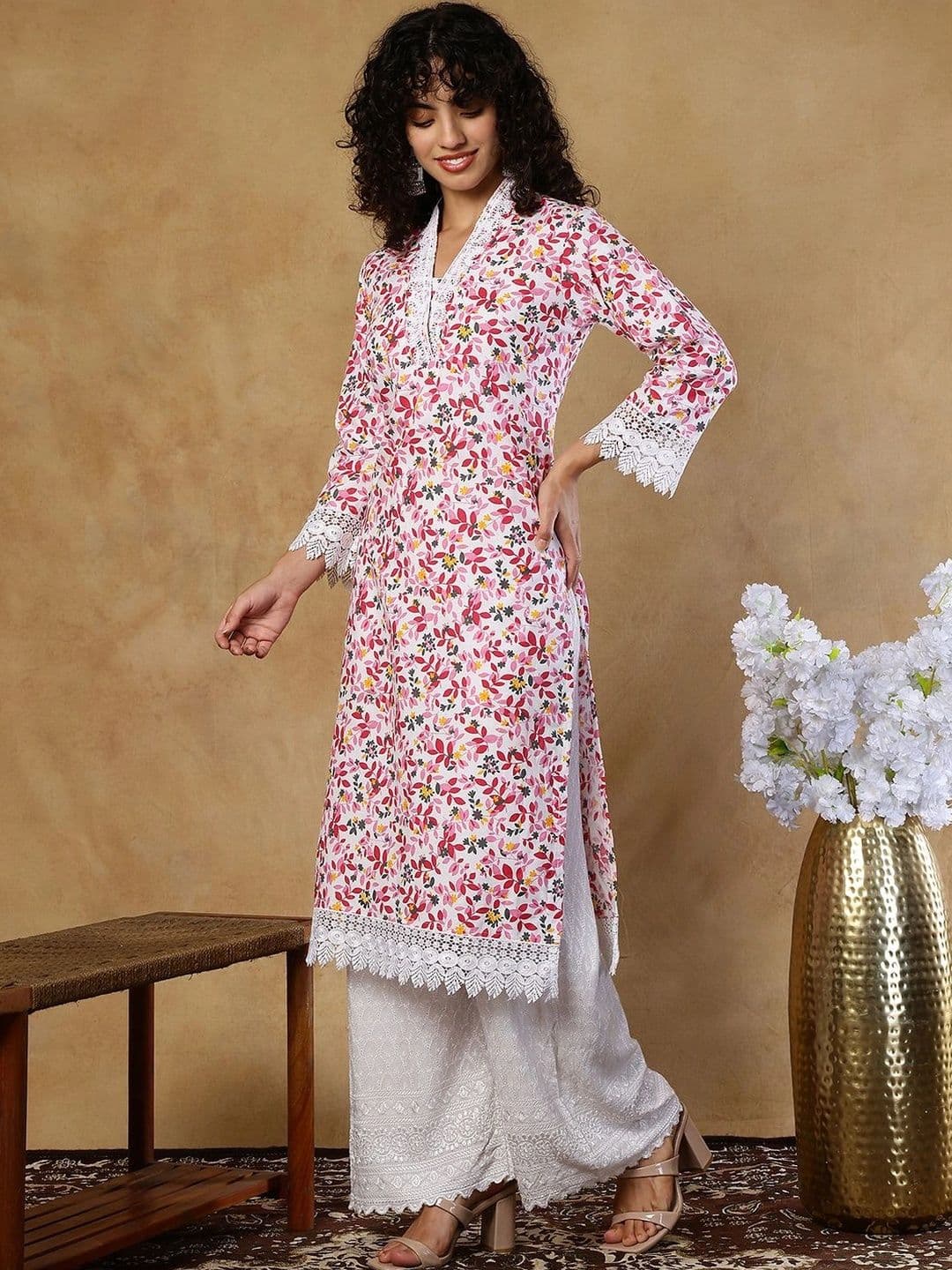 KALINI Women Floral Printed Floral Kurta thumbnail 7