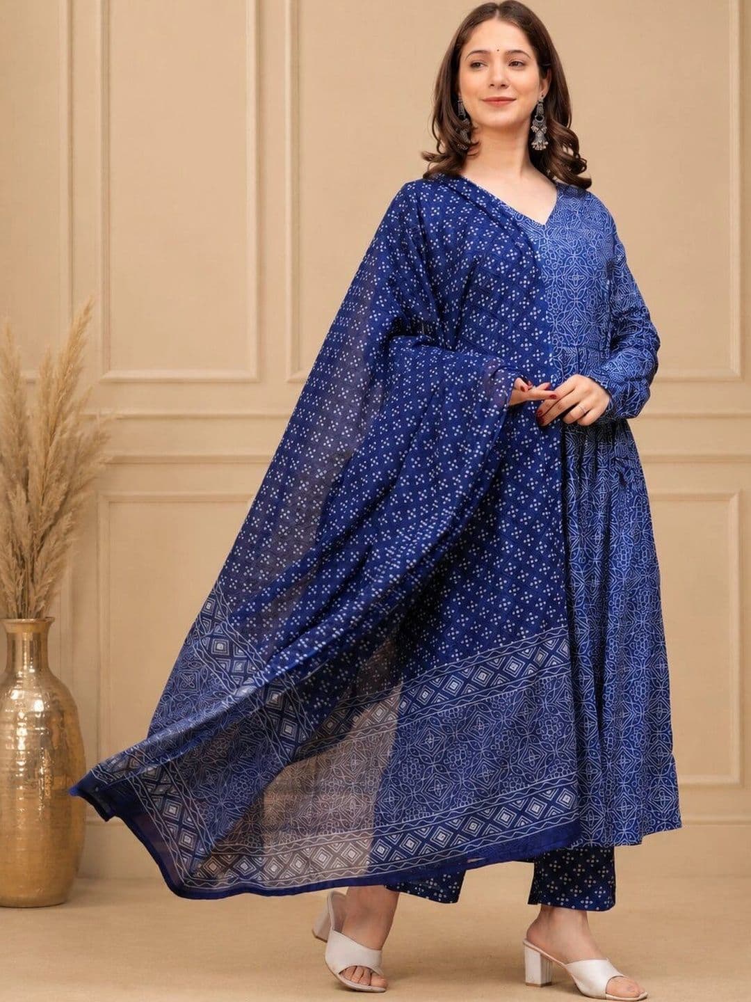 Chhipa Prints Women Leheriya Printed Angrakha Kurta with Trousers & With Dupatta thumbnail 4
