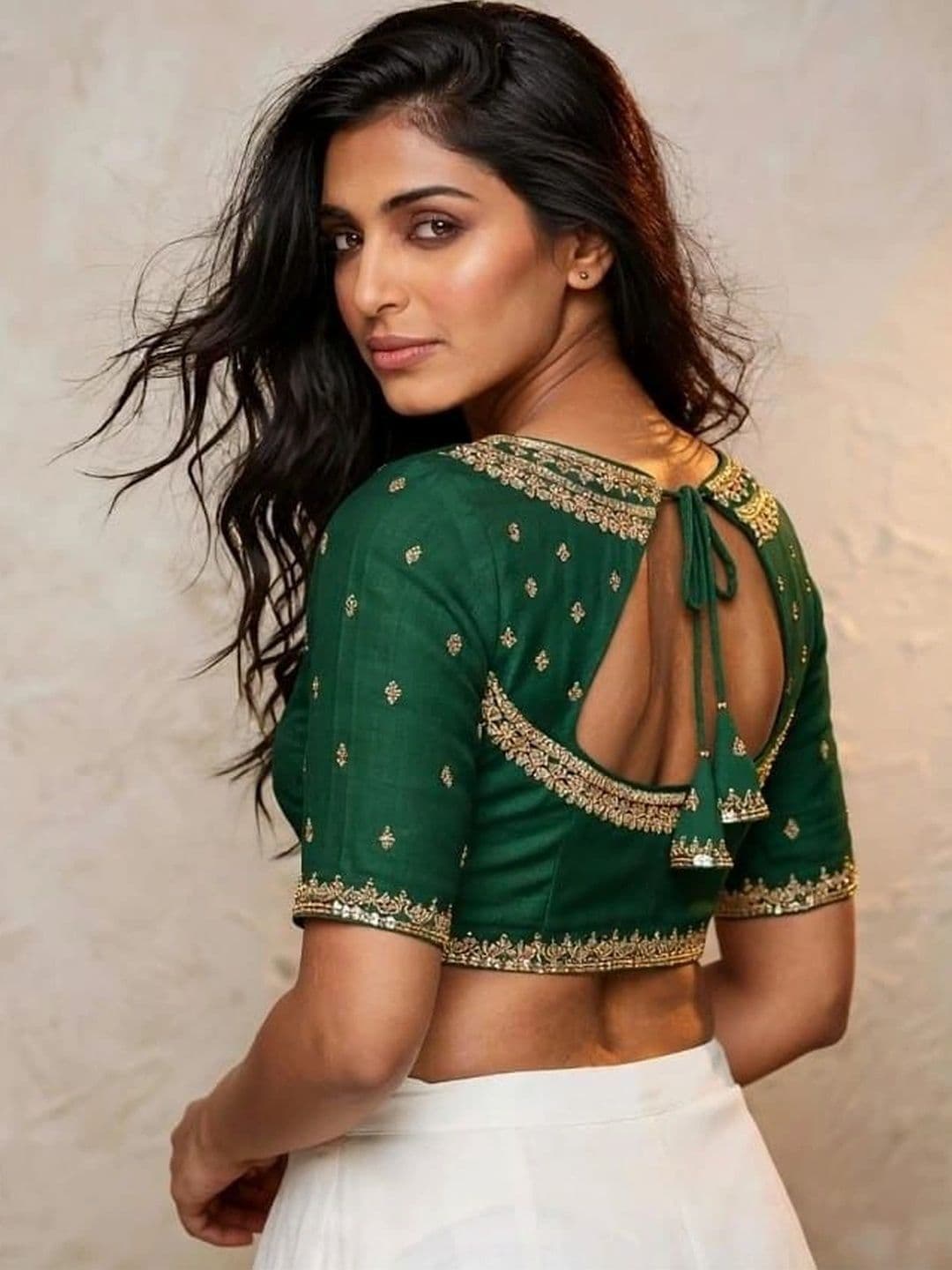 Binatex Cotton Embroidered Zari Saree Blouse thumbnail 5