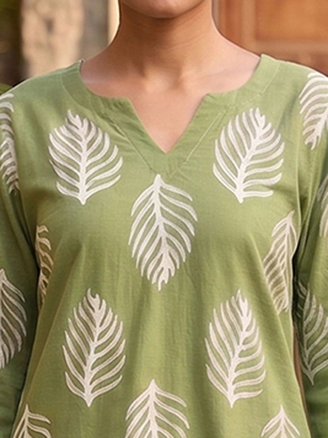 KALINI Women Floral Printed Indie Prints Kurta thumbnail 7