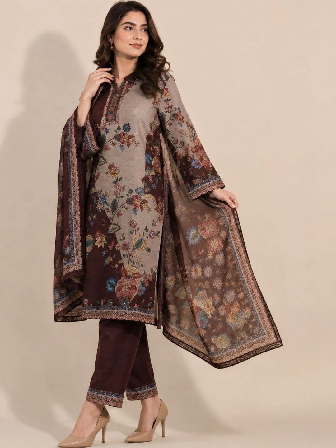 Wool's Kart Women Floral Printed Regular Kurta with Trousers & With Dupatta thumbnail 5