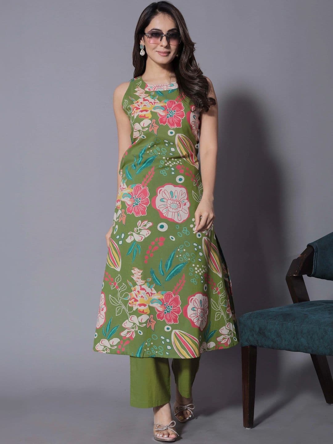 all about you Women Floral Printed Pure Cotton Straight Kurta with Palazzos - view 1