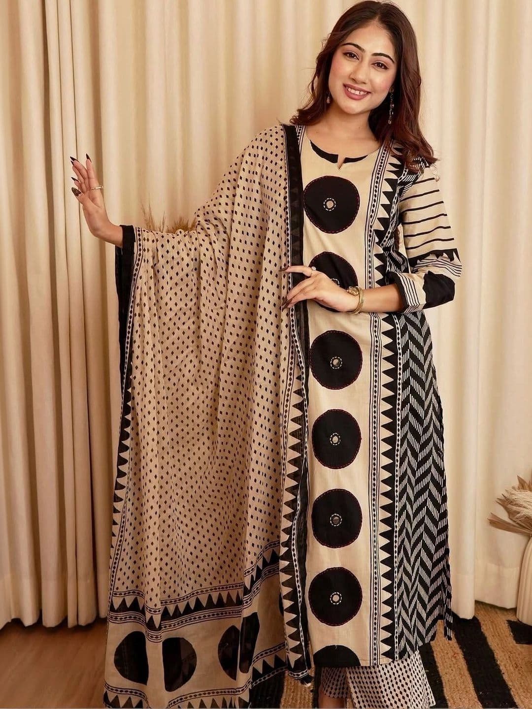 VASTRAPEDIA Women Ethnic Motifs Printed Regular Mirror Work Pure Cotton Kurta with Trousers & With Dupatta thumbnail 4
