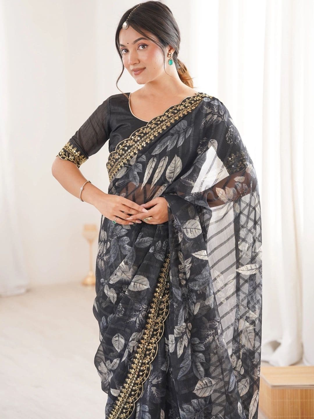 Mitera Ethnic Motifs Embroidered Pure Georgette Saree thumbnail 2