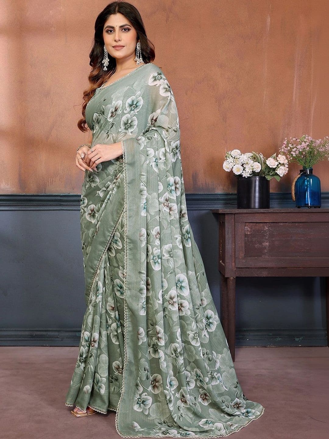Urban Pallu Floral Pure Chiffon Designer Saree thumbnail 3