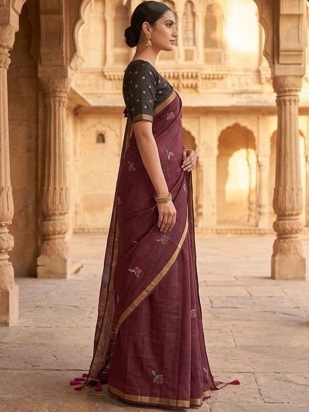 Fashion Mantra Embroidered Linen Blend Saree thumbnail 2