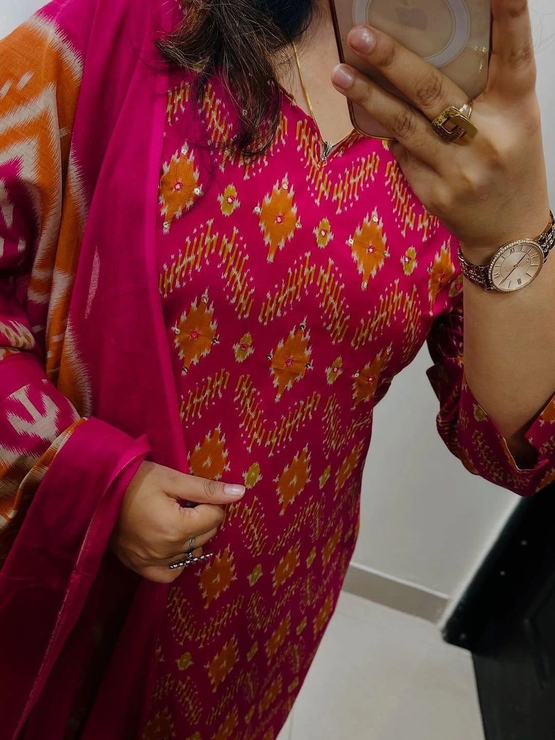 SRF KURTI HUB Women Ethnic Motifs Printed Regular Kurta with Trousers & With Dupatta thumbnail 2