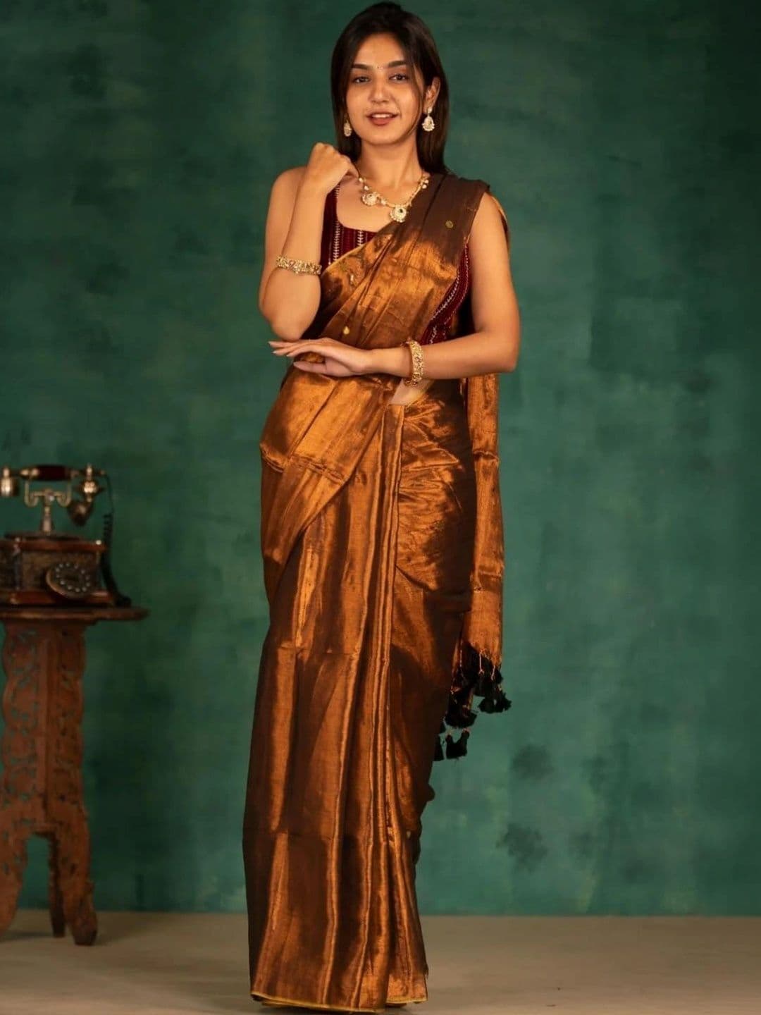 Sangria Ethnic Motifs Sequinned Tissue Chanderi Saree thumbnail 4