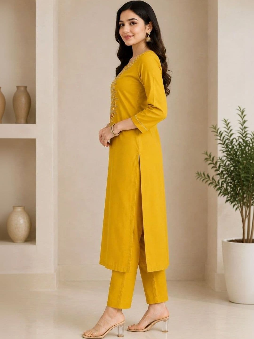 SAVYO Women Ethnic Motifs Embroidered Regular Thread Work Kurta with Trousers thumbnail 6