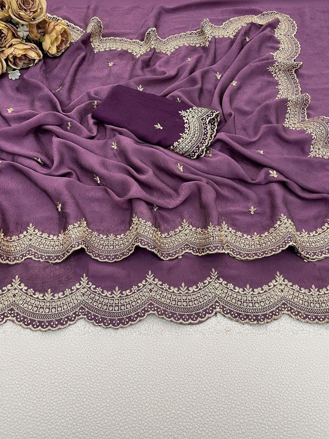 Saanvi Ethnic Motifs Embroidered Poly Georgette Saree thumbnail 4