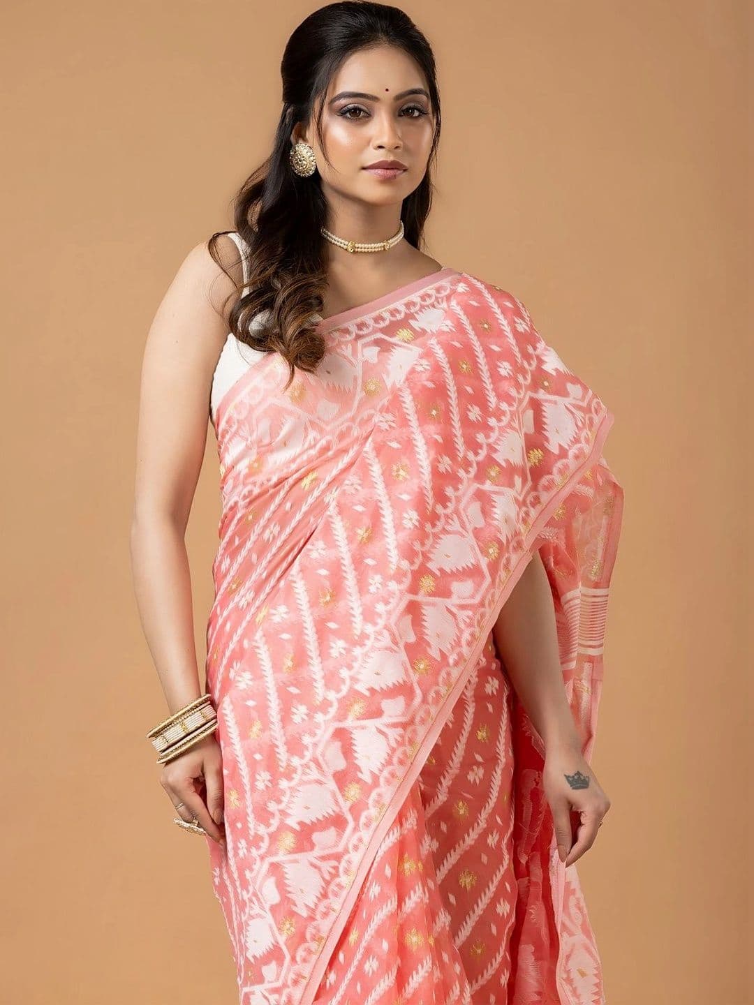 Kosh Ethnics Woven Design Zari Pure Cotton Jamdani Saree thumbnail 5