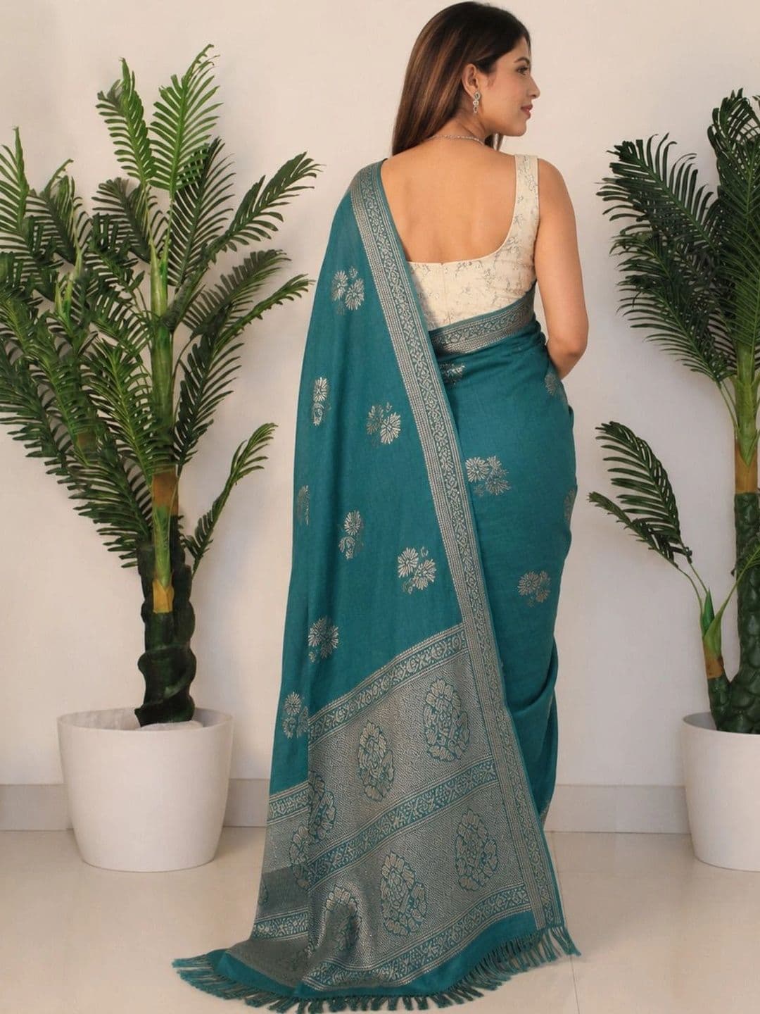 SANJANA  SILK SANJANA SILK Woven Design Zari Silk Blend Saree thumbnail 3