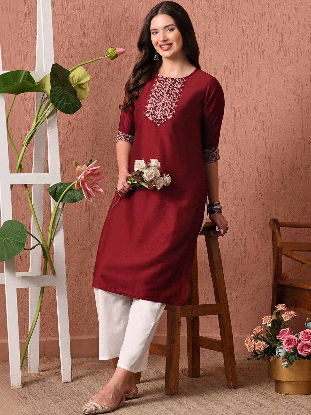 HERE&NOW Women Ethnic Motifs Embroidered Thread Work Kurta thumbnail 5