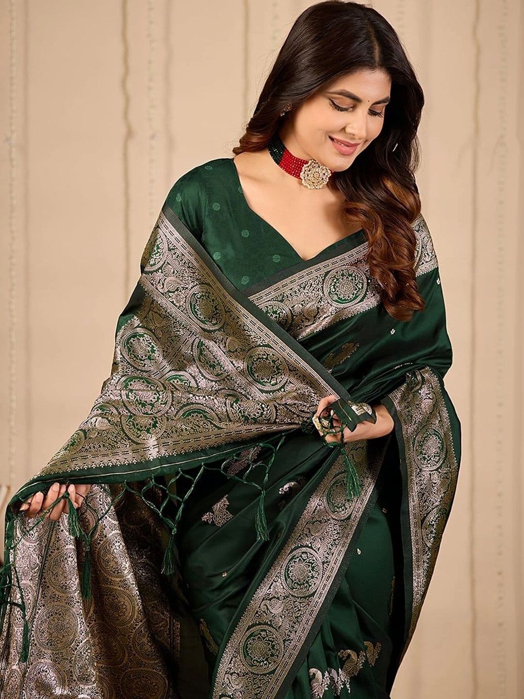 FABRINO Woven Design Zari Banarasi Saree thumbnail 3