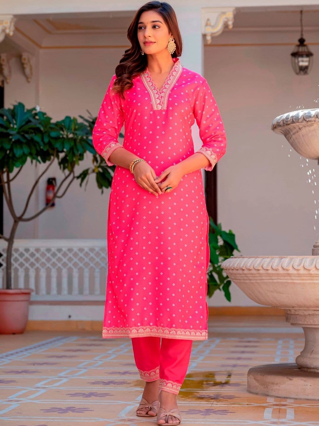 SRF KURTI HUB Women Ethnic Motifs Printed Regular Thread Work Kurta with Trousers & With Dupatta thumbnail 3