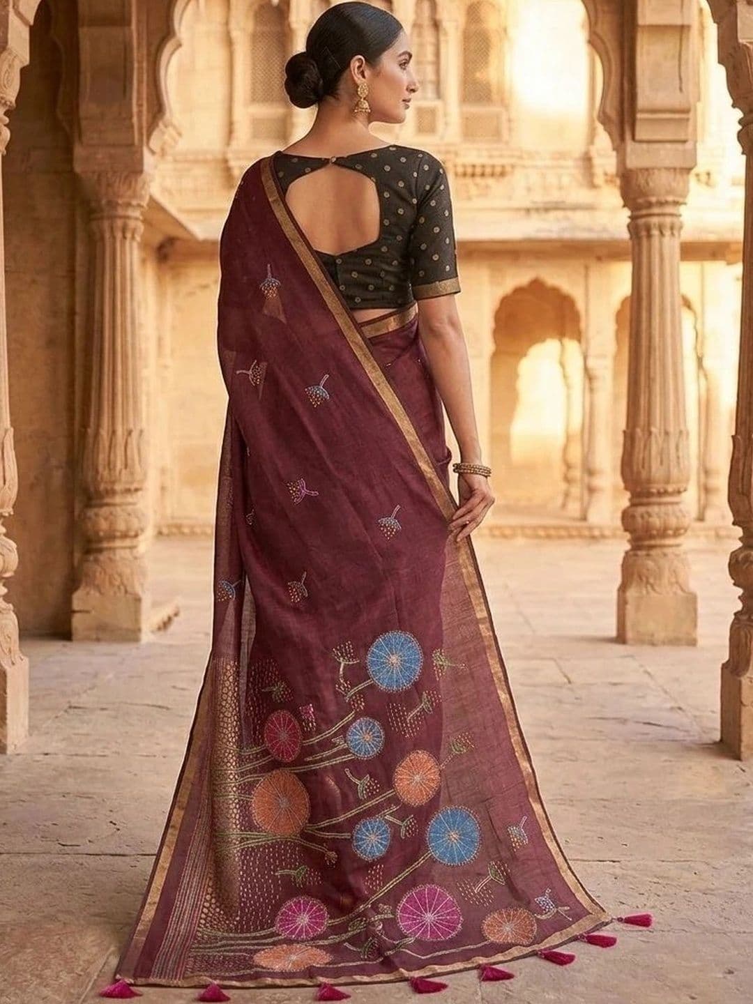 Fashion Mantra Embroidered Linen Blend Saree thumbnail 3