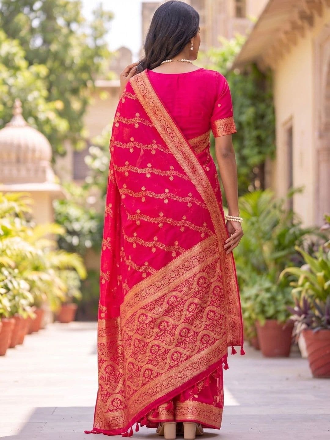 SOURAGYA Paisley Zari Banarasi Saree thumbnail 4