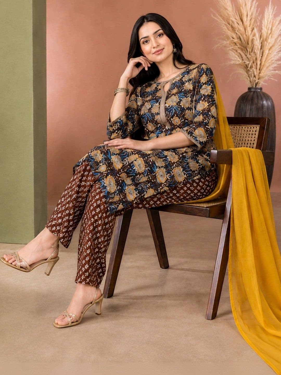 EELIKA Women Floral Printed Regular Pure Cotton Kurta with Trousers & With Dupatta thumbnail 6