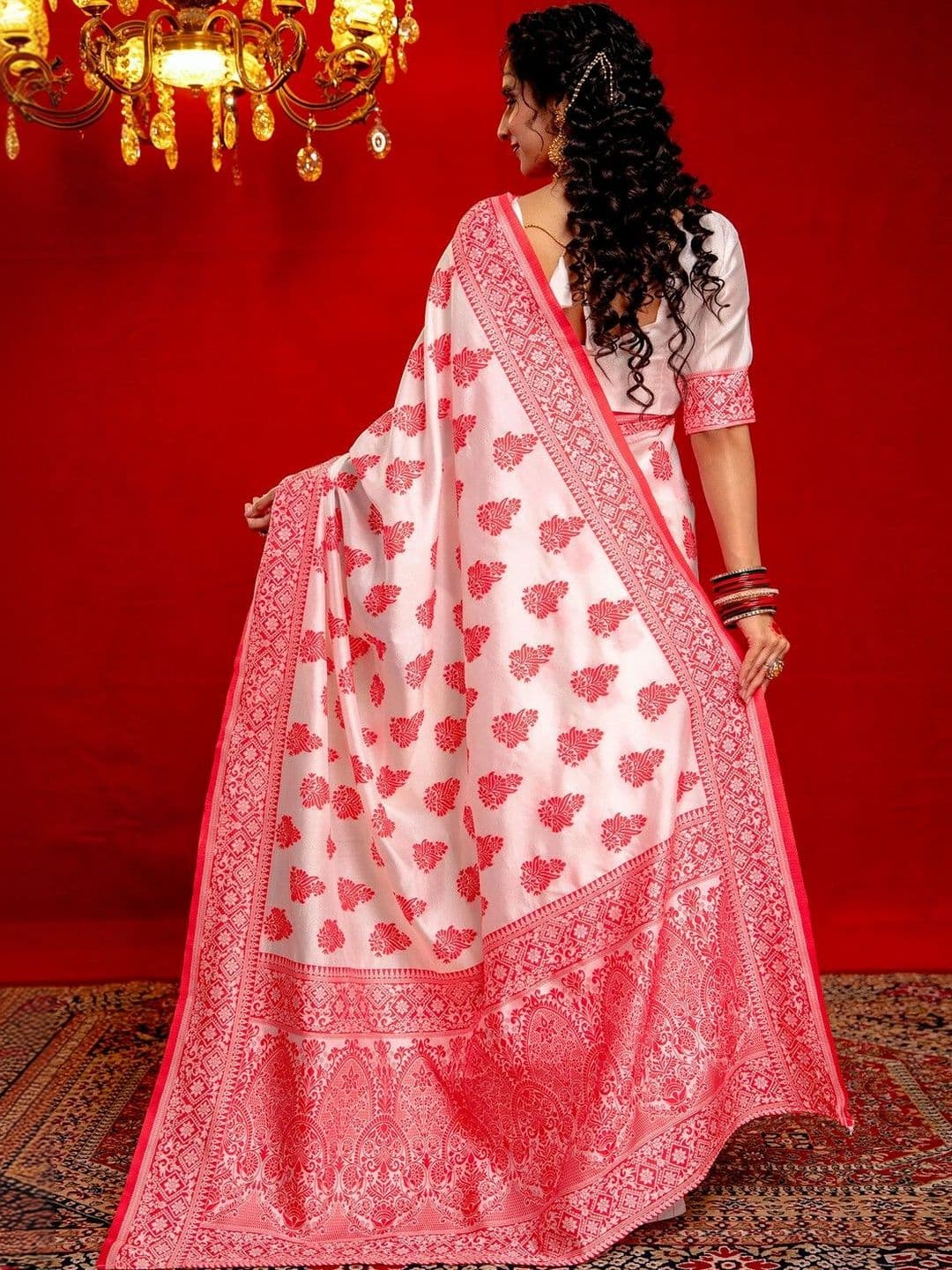 Satrani Woven Silk Baluchari Saree with Blouse Piece thumbnail 4
