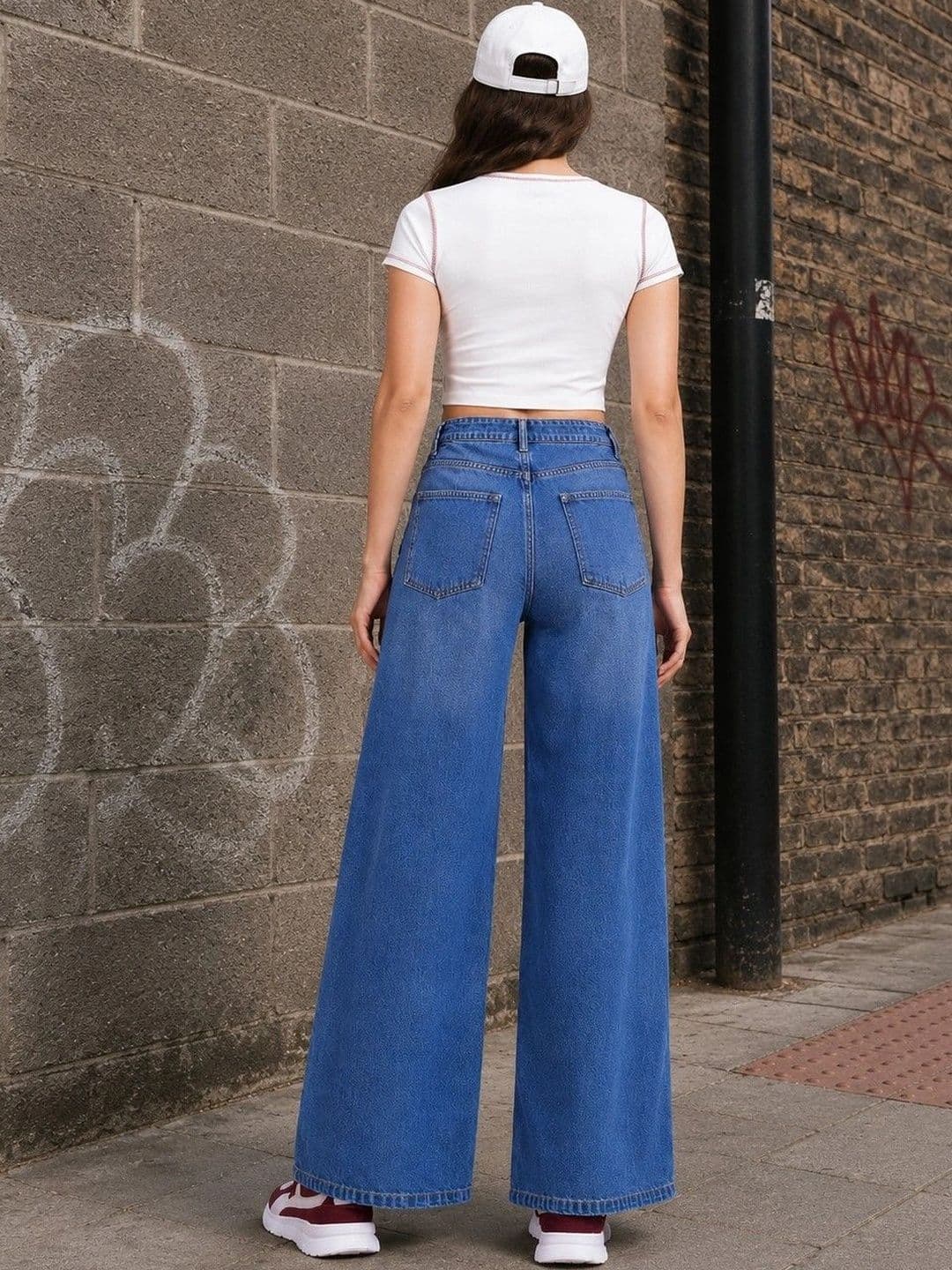 DressBerry Women Comfort Wide Leg High-Rise Light Fade Stretchable Jeans thumbnail 4