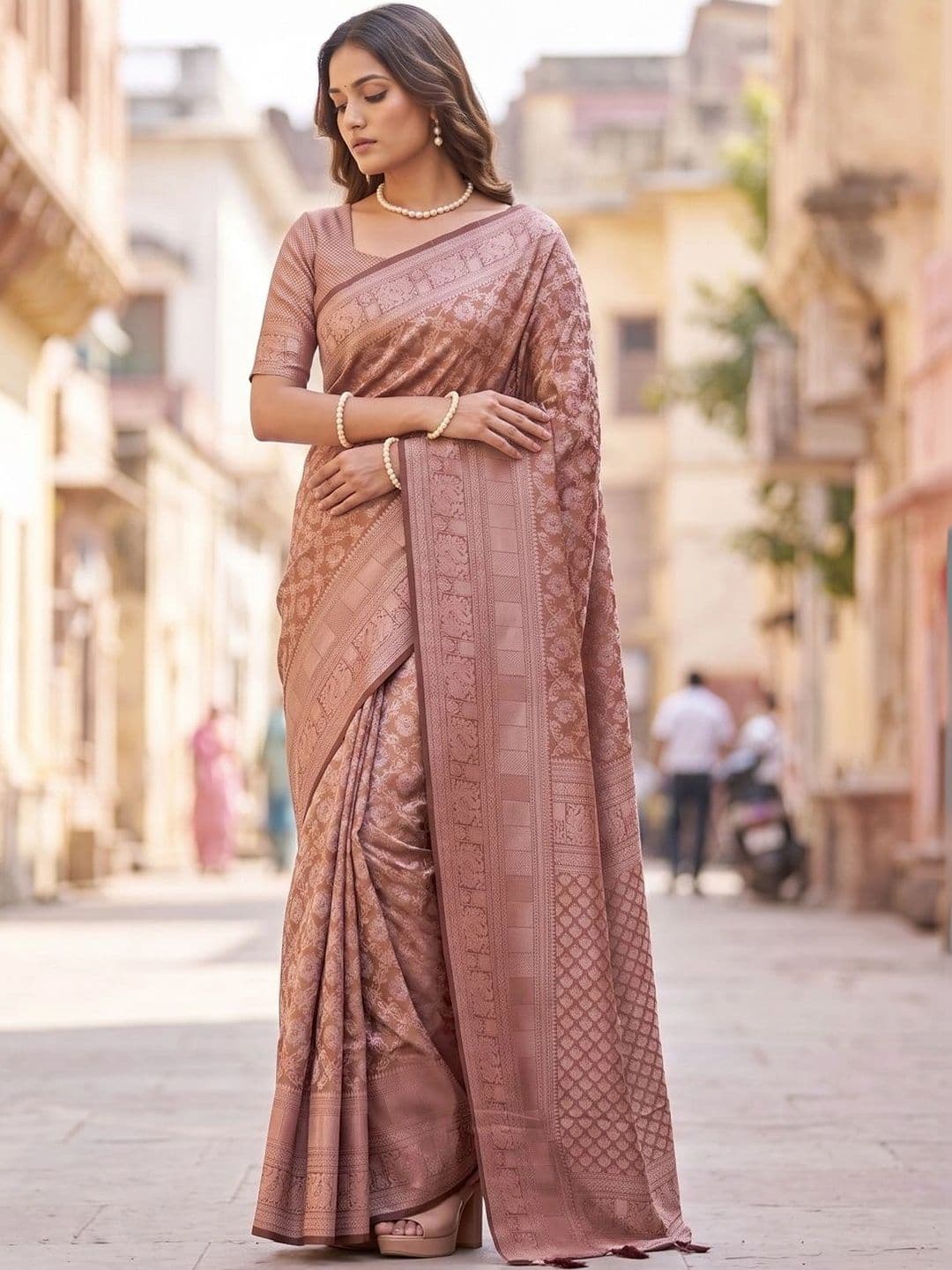 SOURAGYA Woven Design Zari Silk Blend Banarasi Saree thumbnail 3