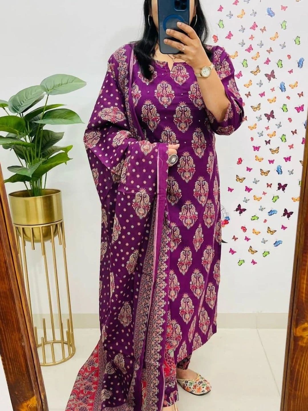 SRF KURTI HUB Women Ethnic Motifs Printed Regular Kurta with Trousers & With Dupatta thumbnail 3