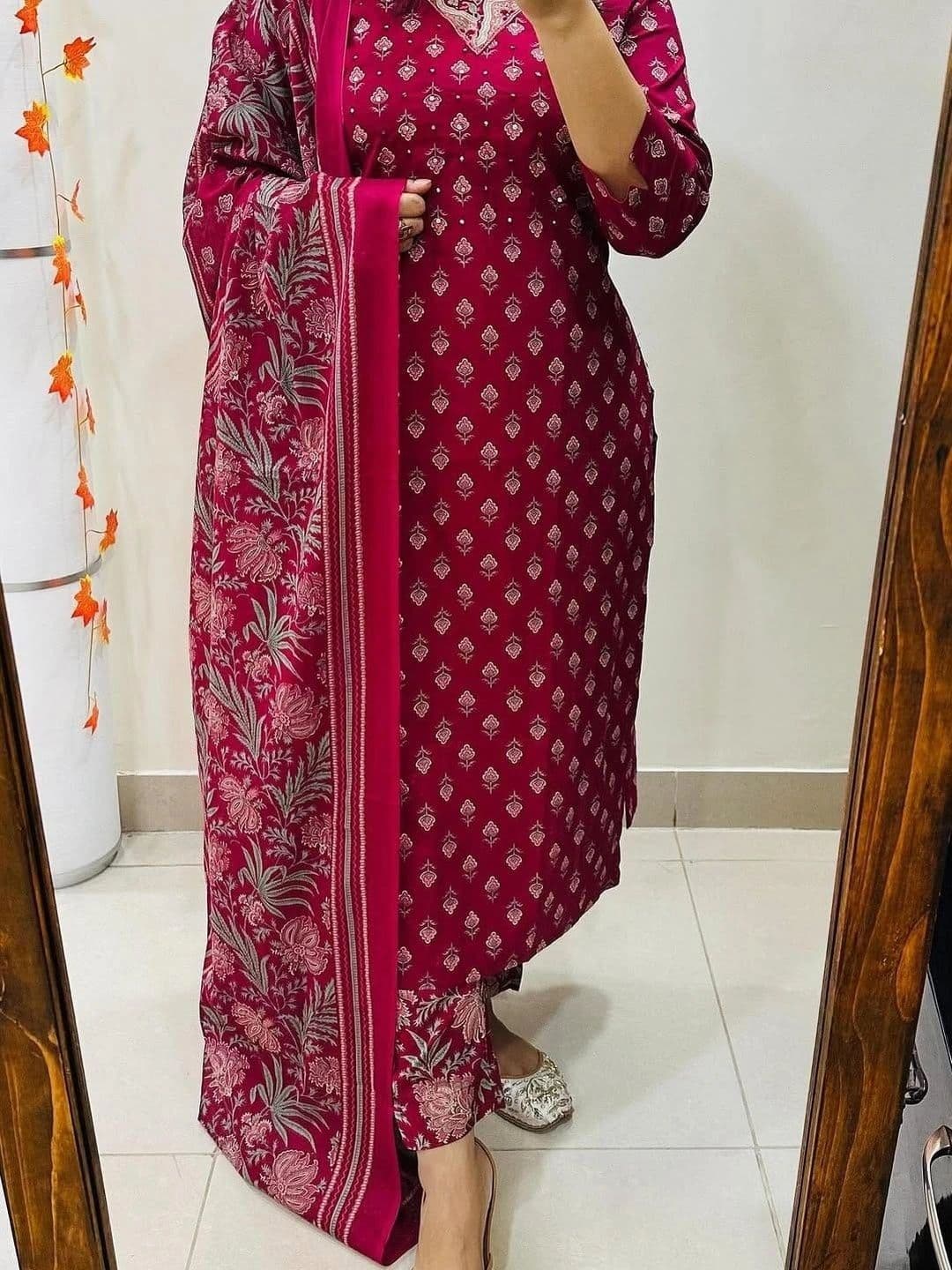 SRF KURTI HUB Women Ethnic Motifs Printed Regular Kurta with Trousers & With Dupatta thumbnail 2