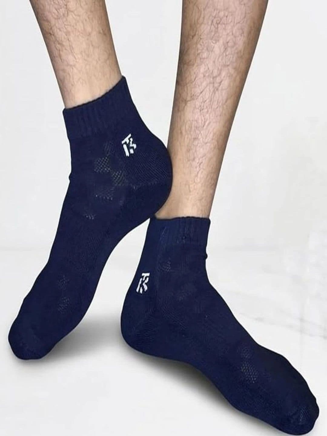 Kikitoes Men Pack of 3 Bamboo Assorted Solid Ankle Length Sports Socks Soft Cushioned thumbnail 5