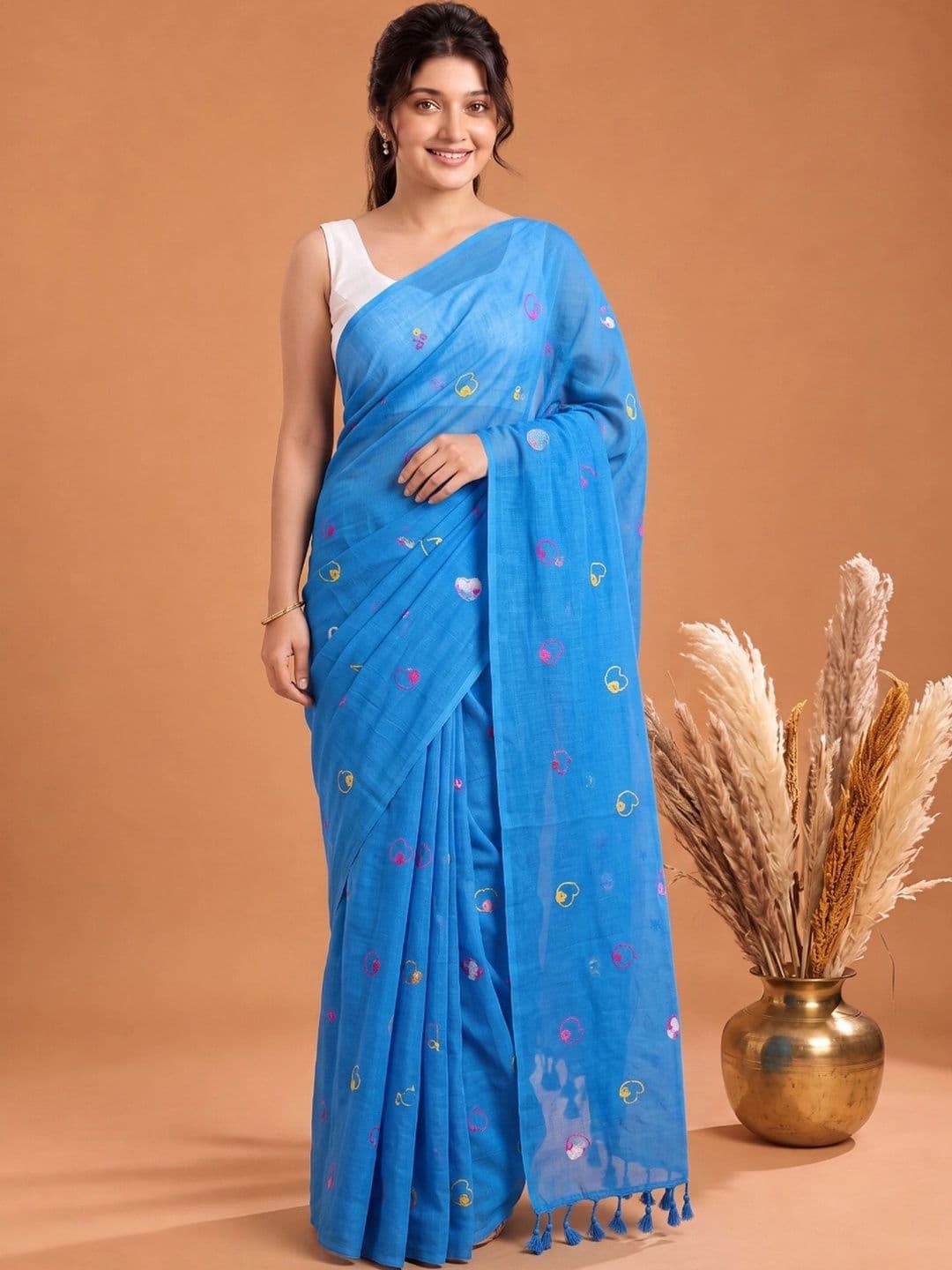 Mitera Ethnic Motifs Embroidered Pure Cotton Handloom Saree thumbnail 5