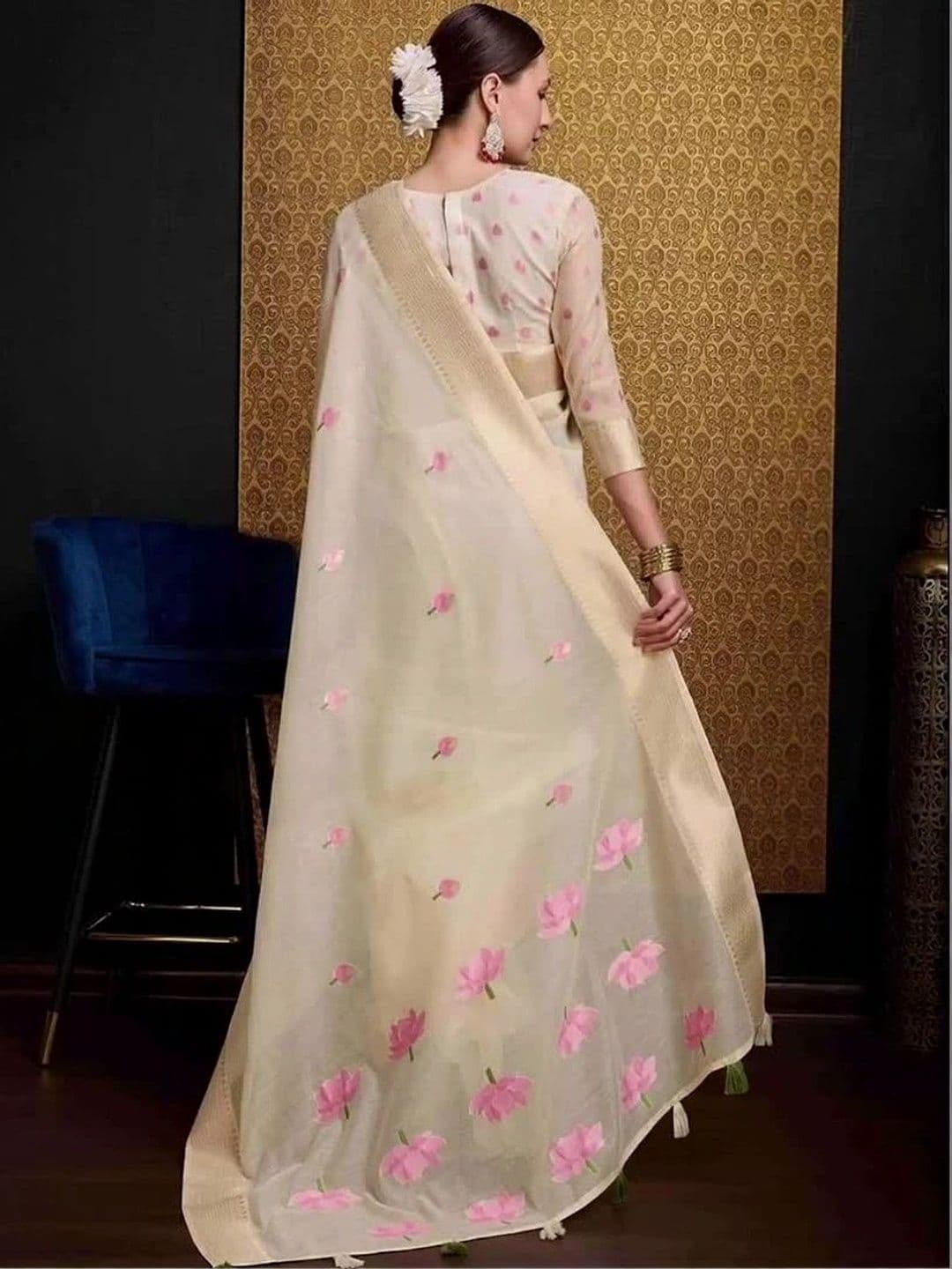 PAUSE Floral Embroidered Pure Cotton Saree thumbnail 6