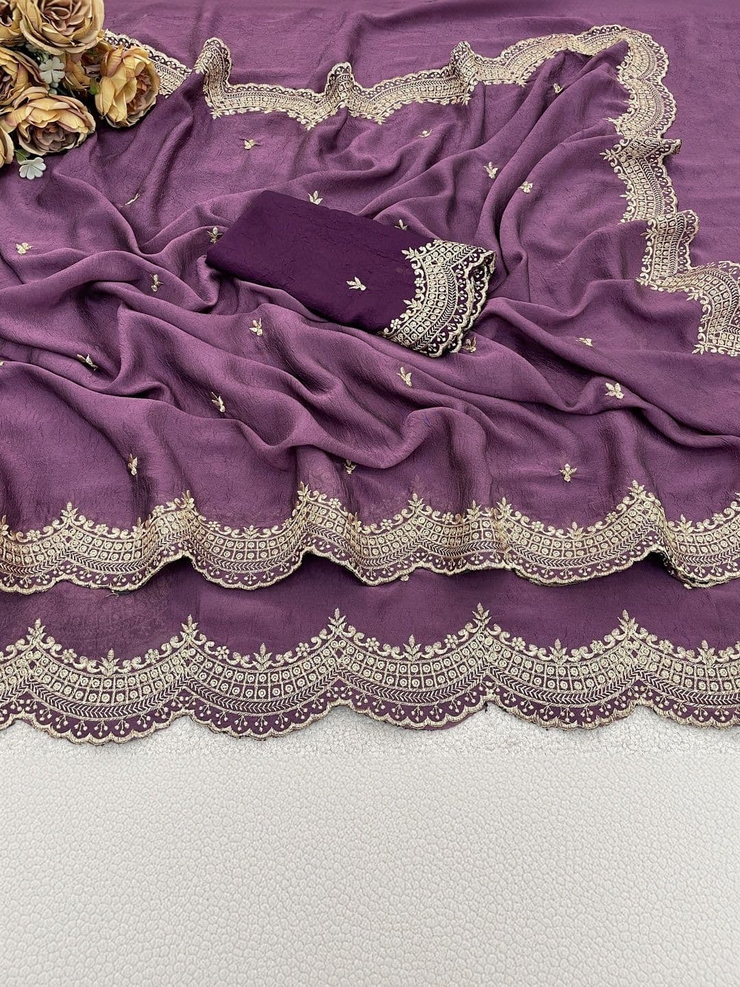 Saanvi Ethnic Motifs Embroidered Poly Georgette Saree thumbnail 4