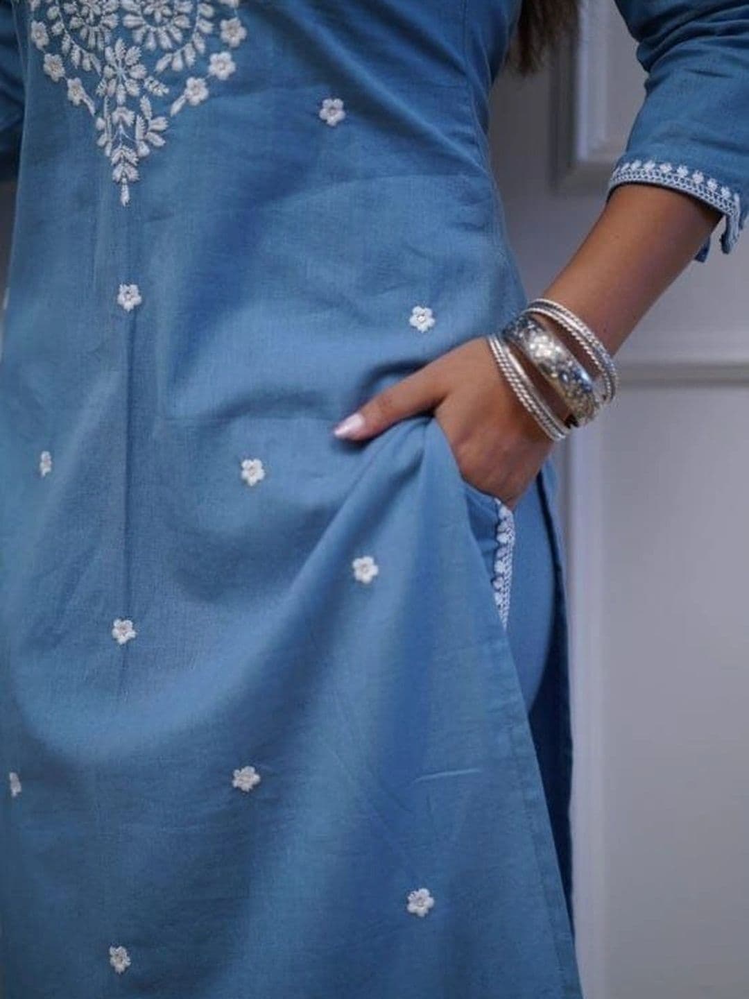 SRF KURTI HUB Women Ethnic Motifs Embroidered Regular Thread Work Kurta with Trousers & With Dupatta thumbnail 7