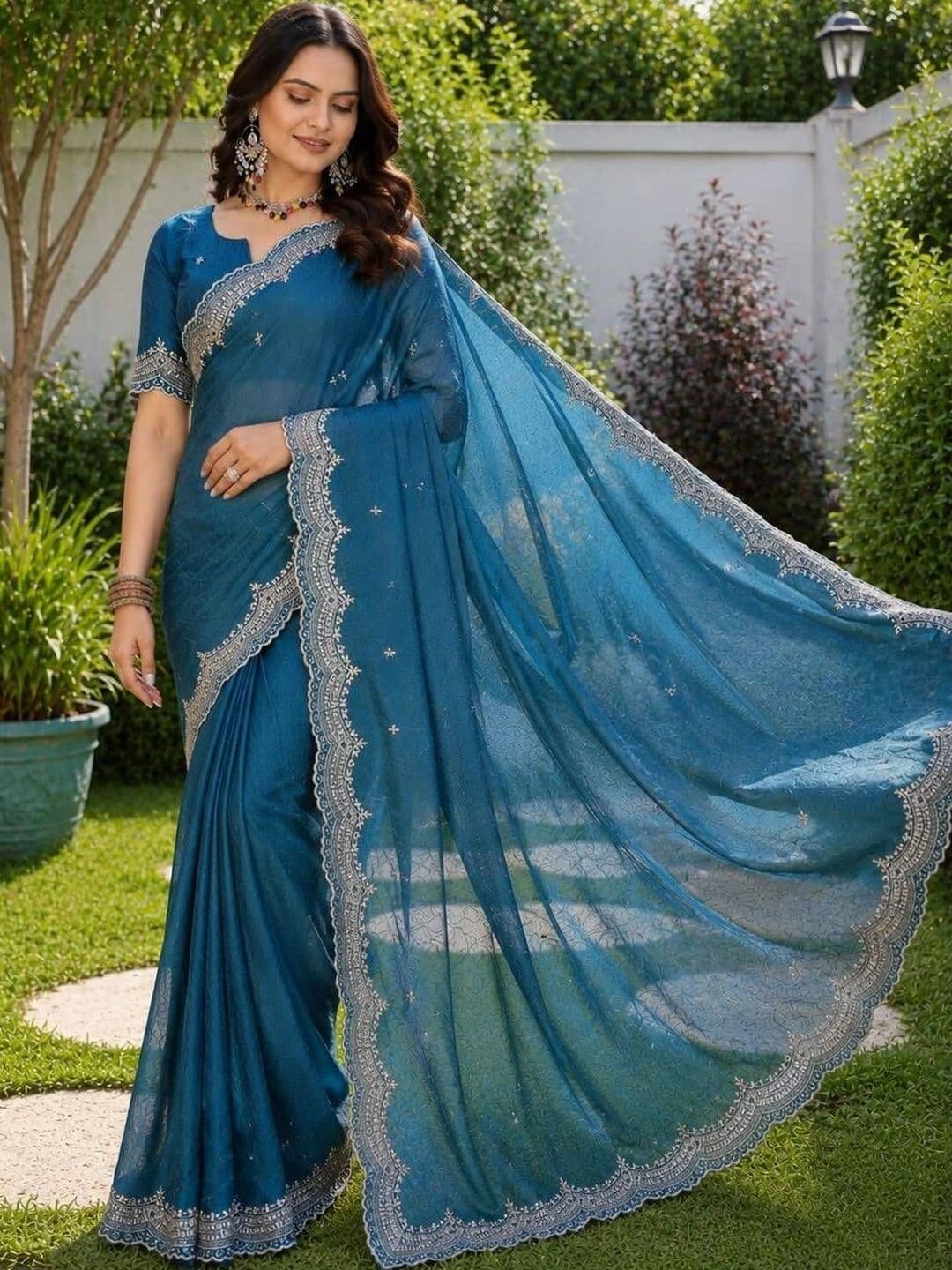 Saanvi Ethnic Motifs Embroidered Poly Georgette Saree - view 1